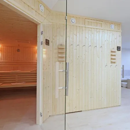 Baltischer Hof 4 *